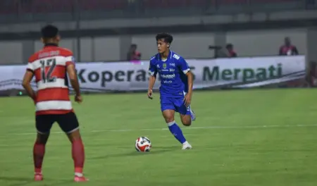 Alfreandra Dewangga Sumringah Bisa Lakukan Debut Bersama Persib Alfreandra Dewangga Sumringah Bisa Lakukan Debut Bersama Persib