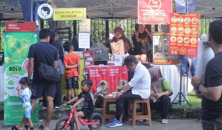 Pengunjung dan Pelaku UMKM Tanggapi Positif PERSIBDAY Festival Pengunjung dan Pelaku UMKM Tanggapi Positif PERSIBDAY Festival