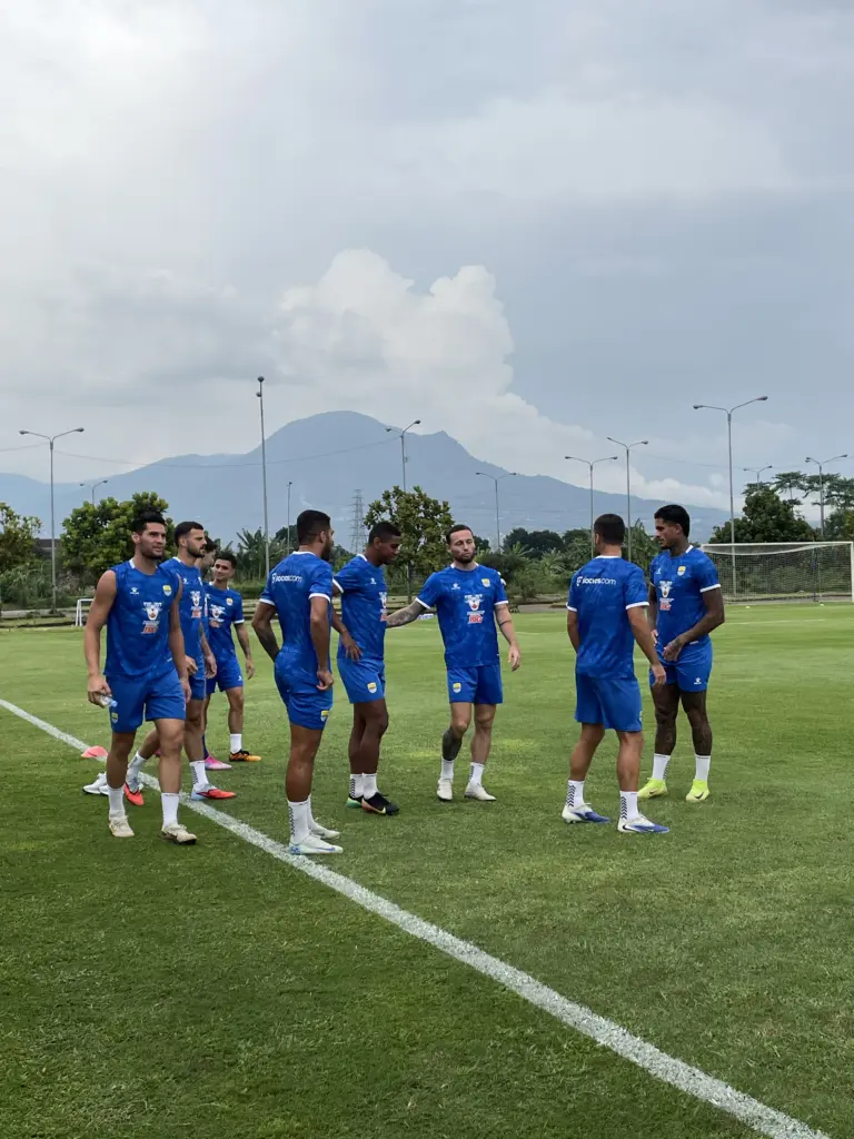 Mengejutkan, Persib Bandung Akan Datangkan Pemain Asing Dari Liga Top 5 Eropa? Prediksi Pertandingan Persib Bandung vs PSM Makassar : Juku Eja Korban Persib Berikutnya ?