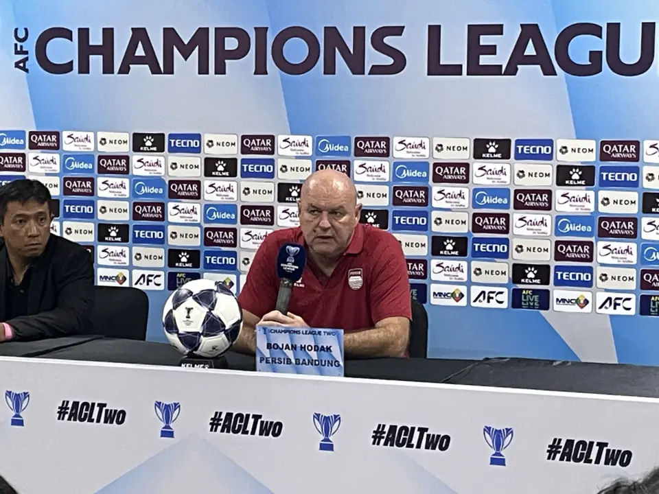 Puas Dengan Performa Para Bombernya, Bojan Hodak : Mereka Bisa Mencetak Gol dan Ikut Bertahan