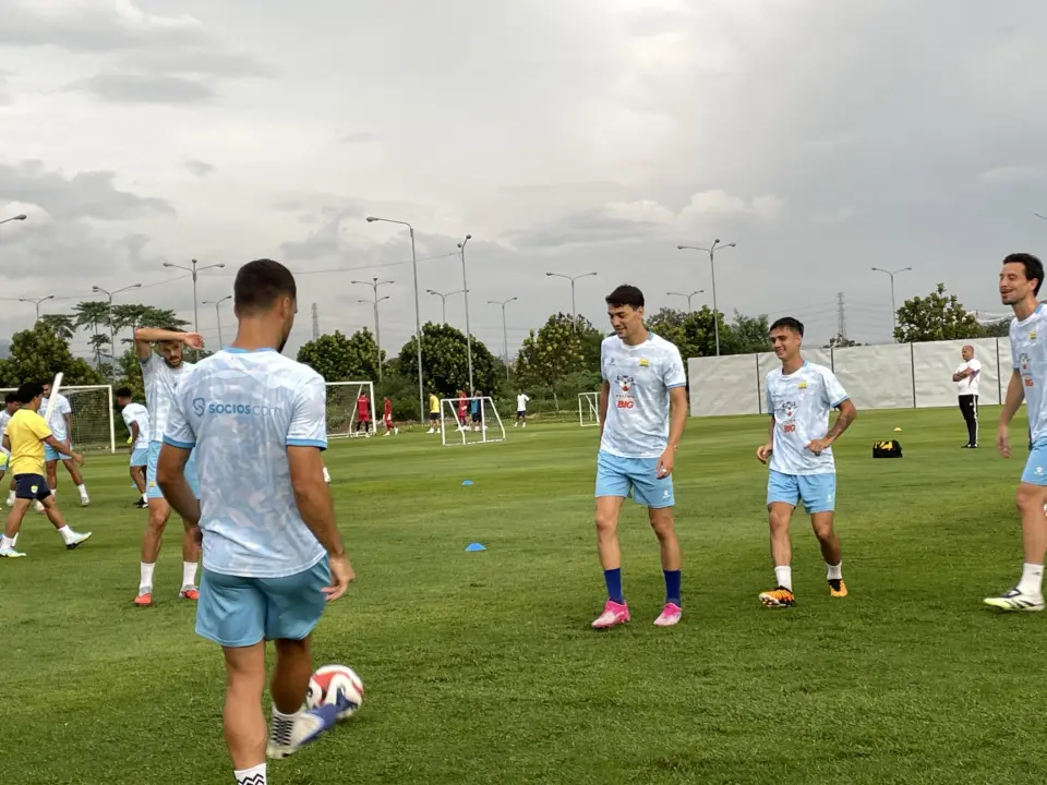 Borneo FC Kandas di Kandang Malut, Persib Kokoh di Puncak Klasemen