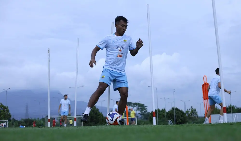 Robi Darwis Antusias Kembali Ke Persib Bandung Usai Membela Timnas Indonesia