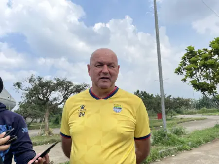 Resmi Tinggalkan Jabatan Kepala Pelatih, Ini Pesan Bojan Hodak Bojan Ungkap Obat Terbaik Kesembuhan Cedera Pemainnya