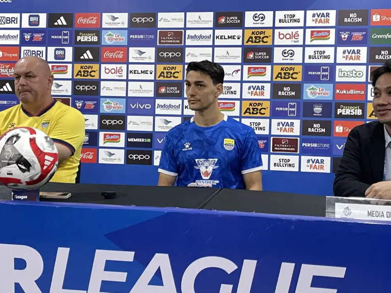 Jelang Kontra PSM Makassar, Federico Barba Tegaskan Fokusnya Tak Terganggu Oleh Rumor Jelang Kontra PSM Makassar, Federico Barba Tegaskan Fokusnya Tak Terganggu Oleh Rumor