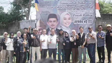 DLH Garut Gelar Penanaman Pohon di Godog, Tekankan Pentingnya Kolaborasi Atasi 80 Ribu Hektare Lahan Kritis DLH Garut Gelar Penanaman Pohon di Godog, Tekankan Pentingnya Kolaborasi Atasi 80 Ribu Hektare Lahan Kritis