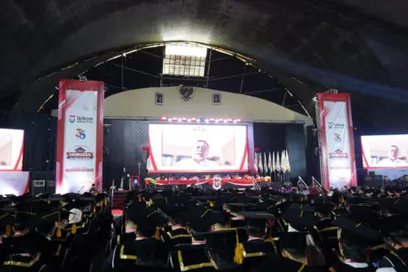 Menko Pangan Zulkifli Hasan Beri Pesan Ketahanan Pangan pada 4.662 Wisudawan Telkom University