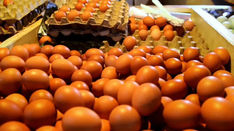 Komoditi Telur di Pasar Kota Bandung