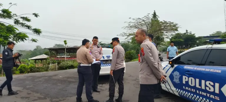 Polres Kuningan Tinjau Jalur Utama Jelang Pengamanan Nataru 2026