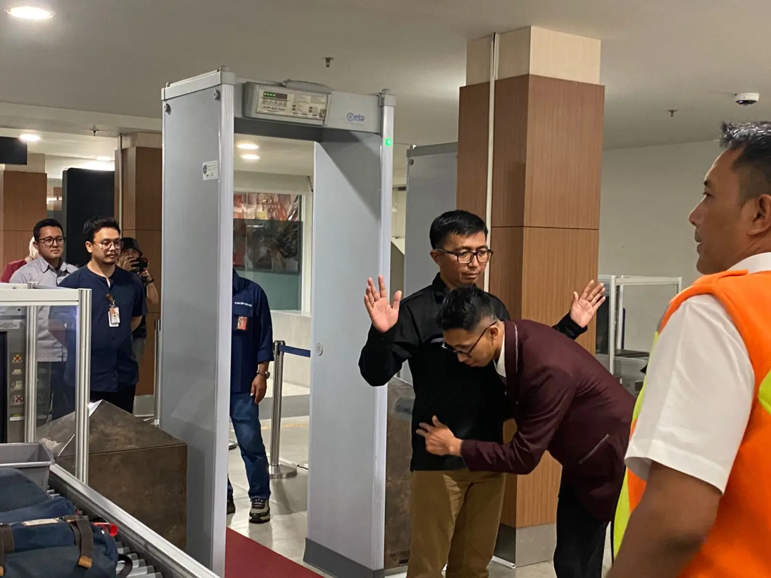 Simulasi Body Cek di Bandara Husein Sastranegara