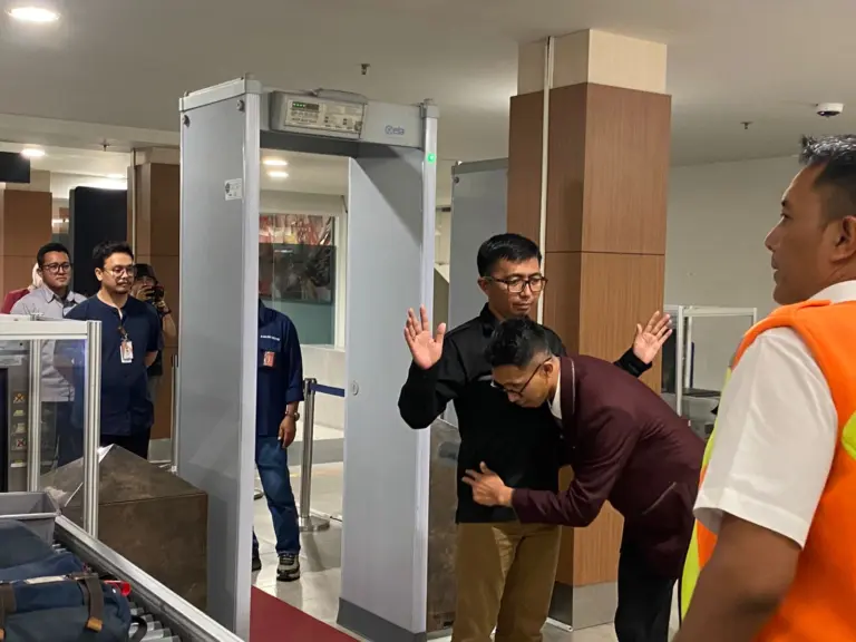Simulasi Body Cek di Bandara Husein Sastranegara