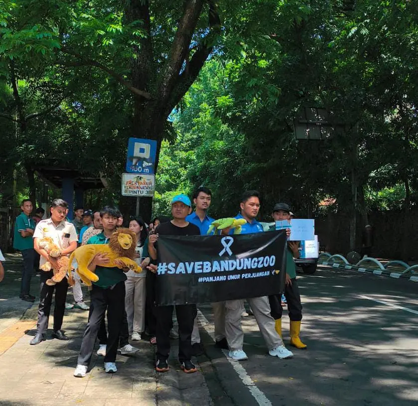 Karyawan Bandung Zoo Galang Donasi terbuka untuk pakan satwa