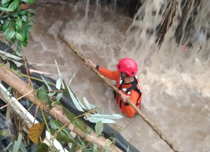 Bola Terakhir Altaf, Siswa SD di Kuningan Tewas Terseret Arus Anak Sungai