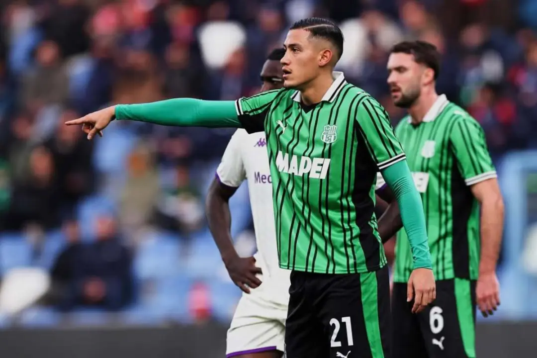 Ada Satu Sosok di AC Milan Menolak Bergabungnya Jay Idzes AC Milan dirumorkan tertarik datangkan Jay Idzes