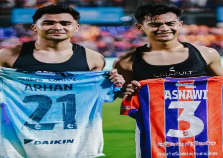 Asnawi vs Arhan: Duel Dua Bintang Garuda yang Mengguncang Piala FA Thailand Asnawi Mangkualam dan Pratama Arhan akan bentrok di Piala FA Thailand (@asnawi_bhr)
