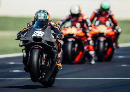 Dani Pedrosa: Perubahan Aturan dan Pemasok Ban Bisa Mengubah Jalannya ‘Cerita’ MotoGP 2027 Dani Pedrosa keluhkan perubahan ban untuk MotoGP 2027 (@26_danipedrosa)