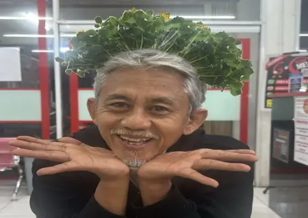 Epy Kusnandar “Kang Mus” Meninggal Dunia Aktor senior Epy Kusnandar meninggal dunia
