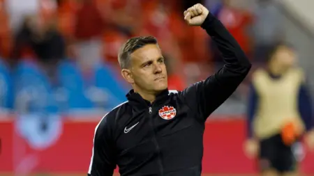 John Herdman Ungkap Momen Lawan Maarten Paes dan Penyerang Persis Solo: Kisah yang Membentuk Kariernya Kisah John Herdman yang pernah menghadapi Maarten Paes (CBC)