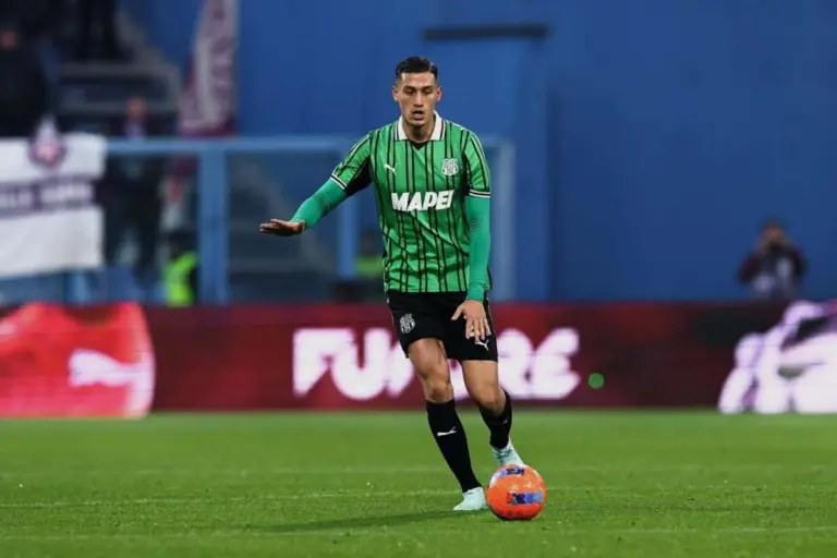 Rekor Jay Idzes vs AC Milan