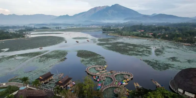 Kaleidoskop Garut 2025: Membangun SDM, Menata Masa Depan Garut Hebat dan Berkelanjutan Kaleidoskop Garut 2025: Membangun SDM, Menata Masa Depan Garut Hebat dan Berkelanjutan