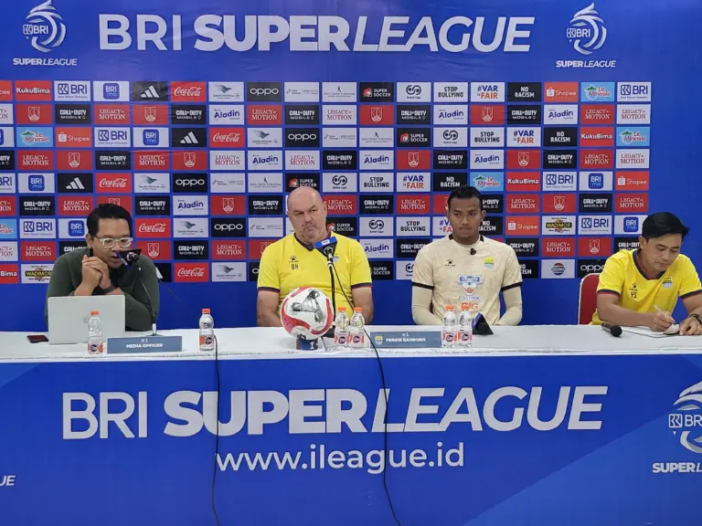 Bojan Hodak Waspadai Laga Sulit Kontra Persis Solo, Tekankan Perbaikan Ketajaman Persib Bojan Hodak Waspadai Laga Sulit Kontra Persis Solo, Tekankan Perbaikan Ketajaman Persib