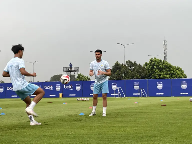 Persib Tangguh di Belakang, Bojan Hodak: Gelar Juara Dimulai dari Pertahanan