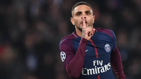 Gebrakan Maung Bandung: Eks Bintang PSG Layvin Kurzawa Resmi Diperkenalkan di GBLA