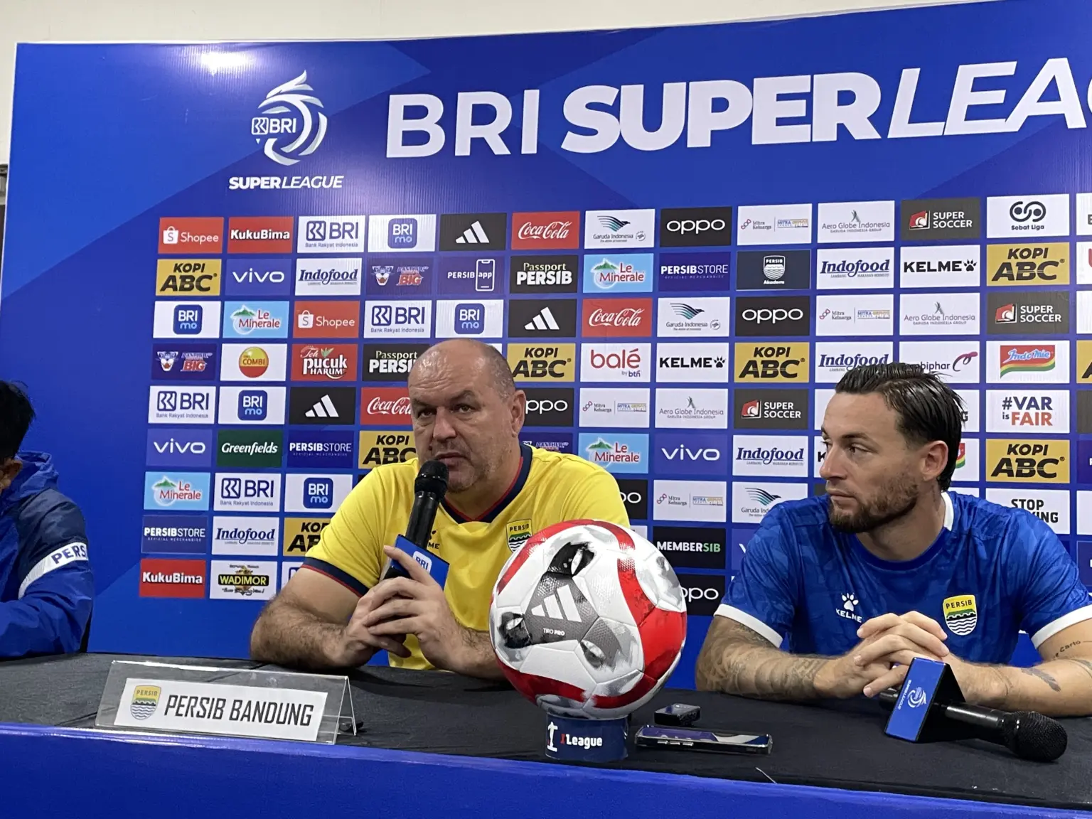 Bojan Hodak Waspadai Ancaman PSBS Biak Meski Berada di Papan Bawah