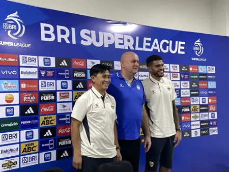 Bojan Hodak Kena Skorsing, Persib Bandung Tanpa Komando Utama Lawan Madura United Bojan Hodak Kena Skorsing, Persib Bandung Tanpa Komando Utama Lawan Madura United