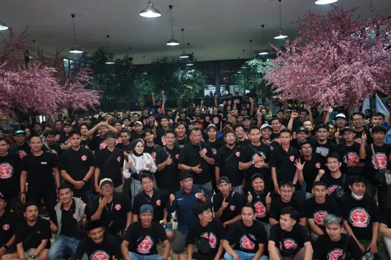 Ratusan Teknisi Ponsel Se-Bandung Raya Gelar Silaturahmi dan Kopdar Ratusan Teknisi Ponsel Se-Bandung Raya Gelar Silaturahmi dan Kopdar