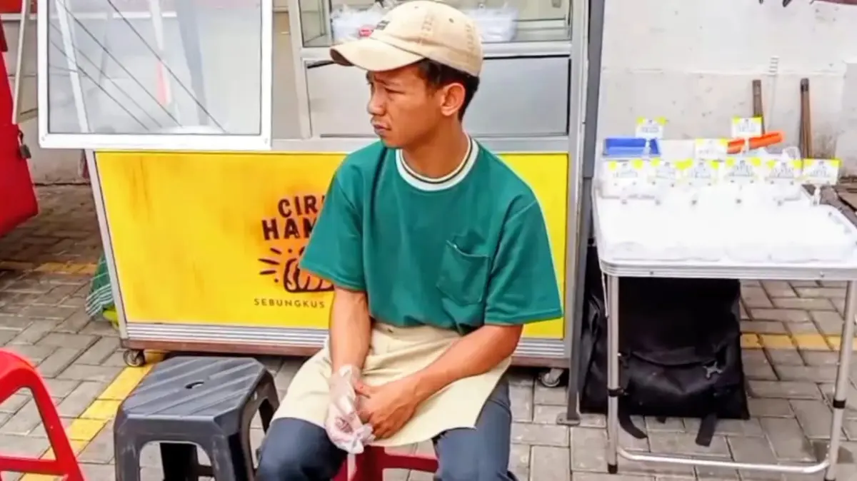Niat Ibadah Berujung Musibah, Motor Penjual Cireng Raib Digondol Maling Saat Salat Jumat di Bandung
