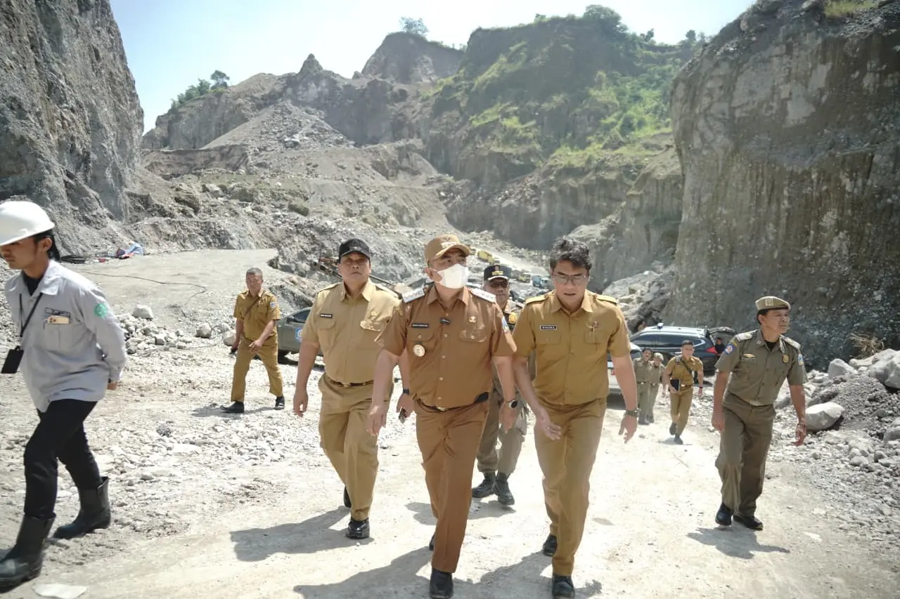 Bupati–Wabup Garut Turun ke Lokasi Tambang, Tiga Galian C Dihentikan Sementara di Tengah Sorotan Kerusakan Lingkungan
