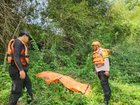 Korban Hanyut di Sungai Cimanuk Ditemukan, Pencarian Intensif Polsek Karangpawitan dan Tim SAR Berbuah Hasil Korban Hanyut di Sungai Cimanuk Ditemukan, Pencarian Intensif Polsek Karangpawitan dan Tim SAR Berbuah Hasil