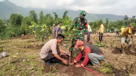 Sambut Hari Gerakan Satu Juta Pohon, PT Kordon Tampomas Putra Tanam 1.000 Pohon di Lahan Pascatambang Sambut Hari Gerakan Satu Juta Pohon, PT Kordon Tampomas Putra Tanam 1.000 Pohon di Lahan Pascatambang