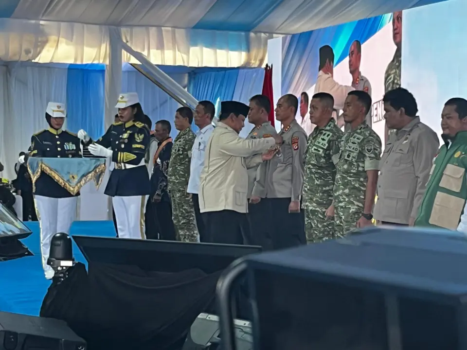 Kapolres Garut Raih Satyalencana Wira Karya dari Presiden RI atas Dukungan Swasembada Pangan 2025