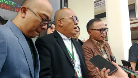Kuasa Hukum Erwin Siapkan Upaya Lanjutan Usai Praperadilan Ditolak Kuasa Hukum Erwin Siapkan Upaya Lanjutan Usai Praperadilan Ditolak