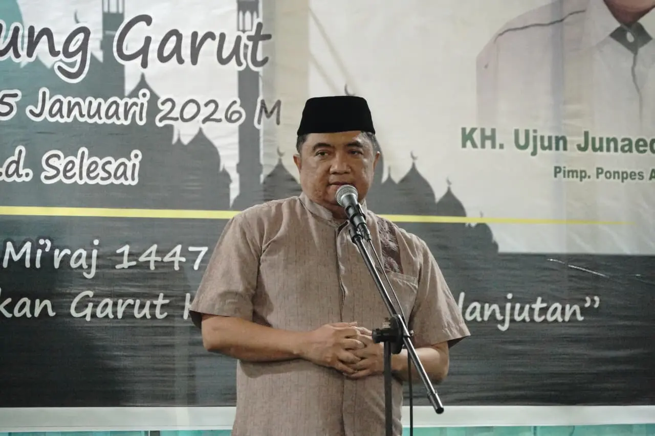 Peringatan Isra Mi’raj di Masjid Agung Garut, Bupati Syakur Tekankan Integritas ASN Peringatan Isra Mi’raj di Masjid Agung Garut, Bupati Syakur Tekankan Integritas ASN