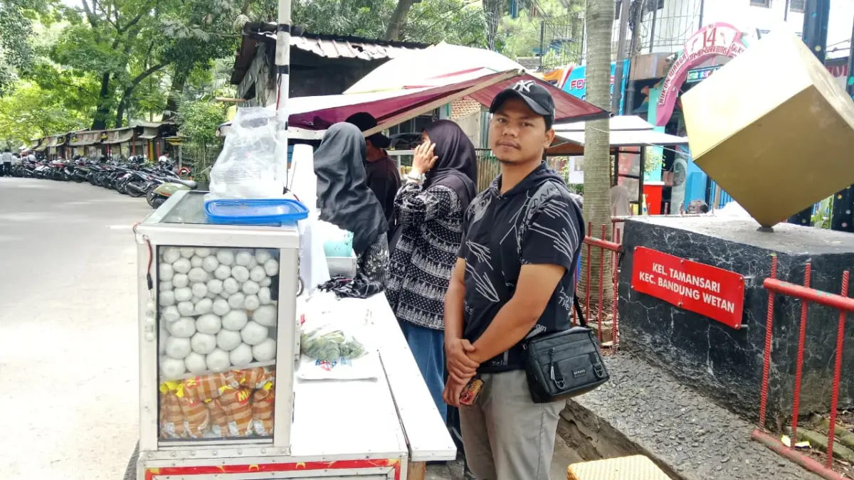 Di Balik Kemudahan QRIS, Pedagang Sekitar Kampus Tamansari Hadapi Risiko Transaksi Bodong