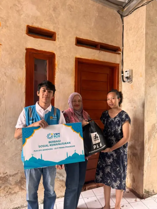 Jumat Berkah Berbagi Cahaya, PLN ULP Prima Priangan Hadirkan Akses Listrik untuk Masyarakat PLN ULP Prima Priangan kembali melaksanakan program “Jumat Berkah Berbagi Cahaya” (PLN)