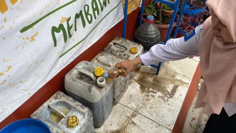 Lewat Program Rumah Mijel, SDN 050 Cibiru Kumpulkan Minyak Jelantah untuk Bangun Dome Sekolah