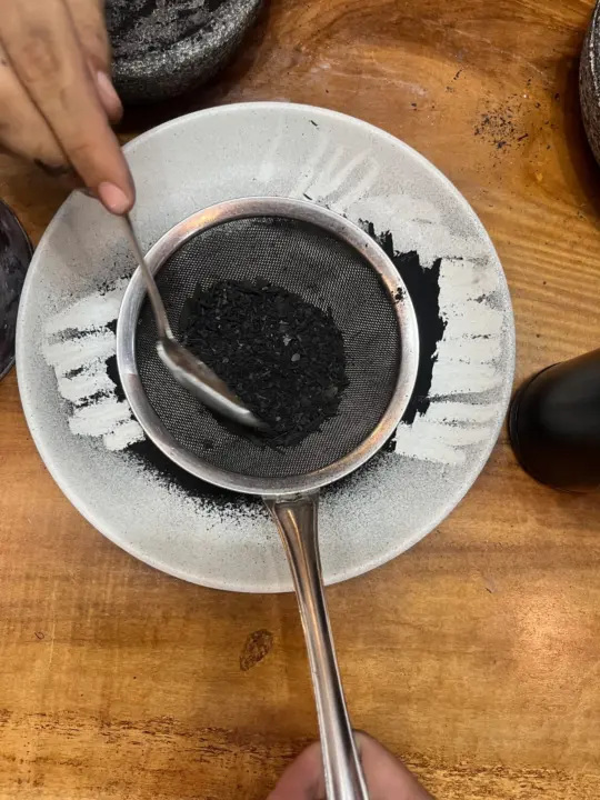 Pembuatan Briket dari daun kering