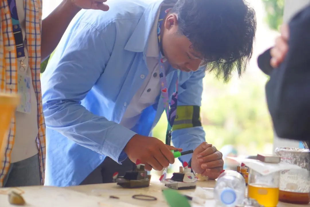 Pembuatan Briket dari daun kering