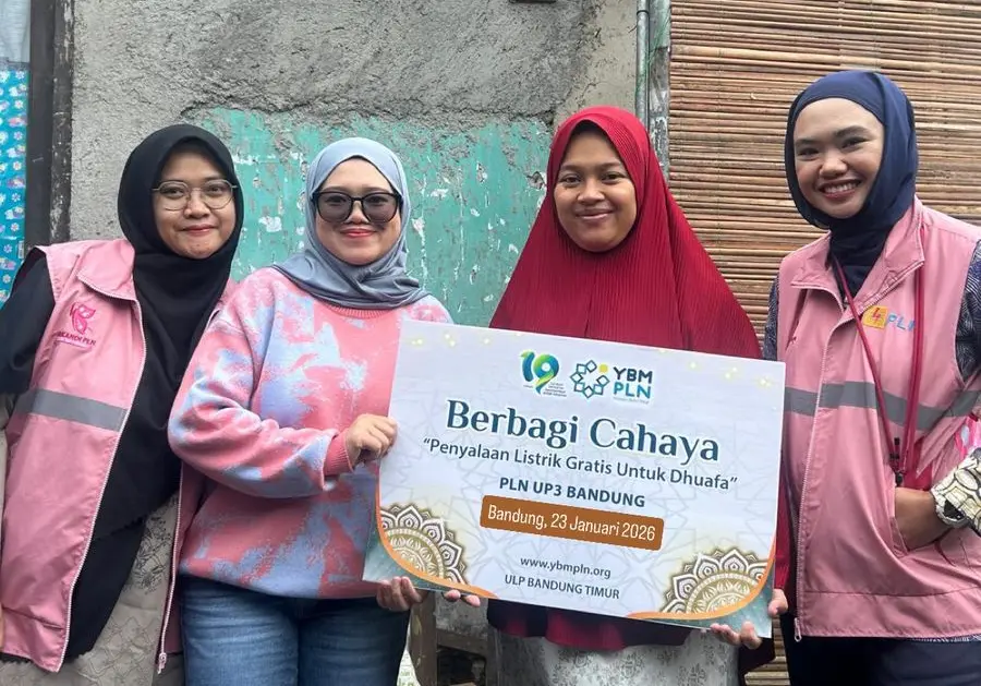PLN Hadirkan Cahaya Harapan Lewat Program Berbagi Cahaya di Bandung Timur