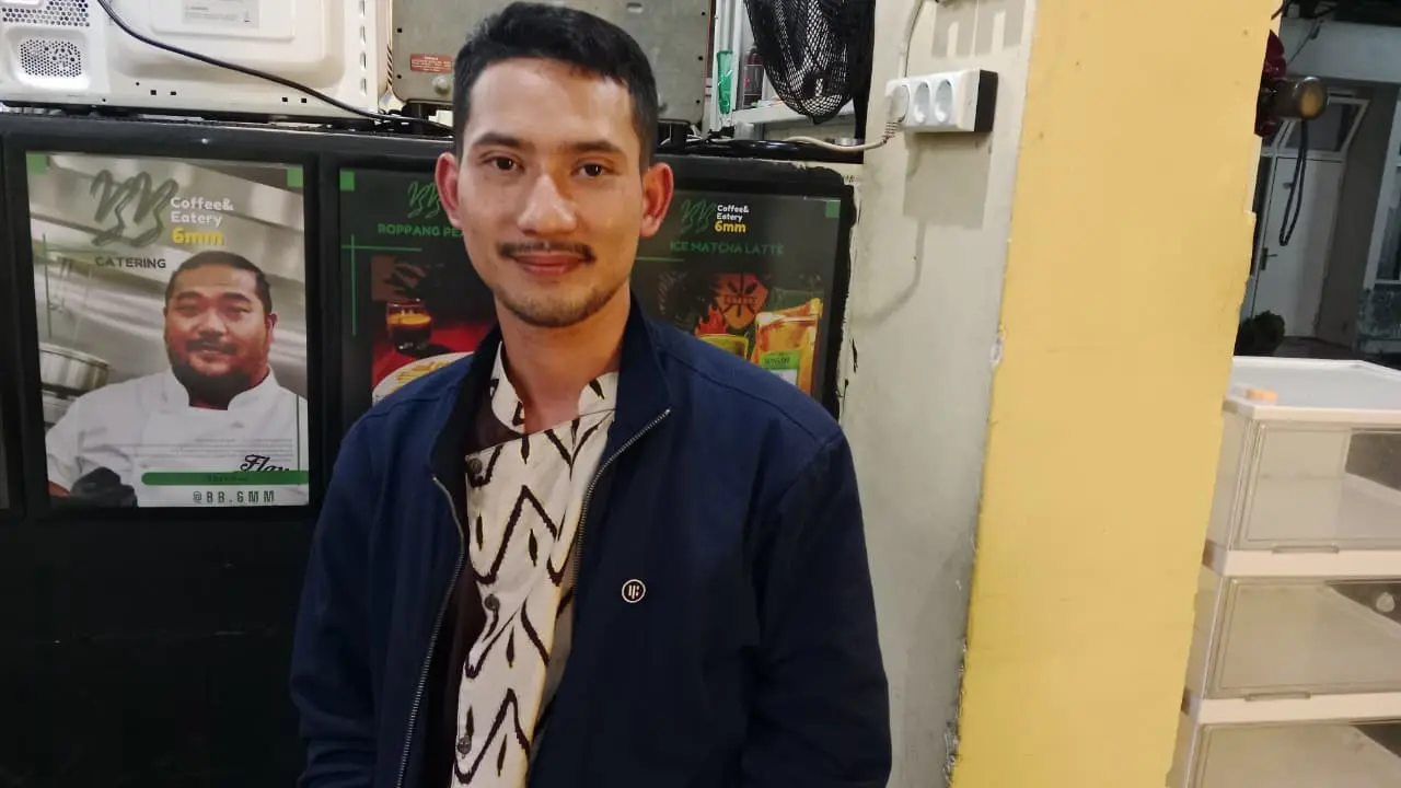 Muhammad Alfarizi (29 ) owner Ubi cilembu