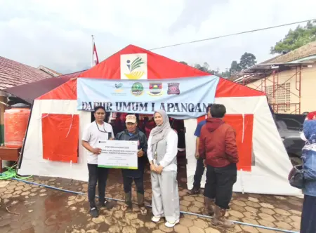 Pegadaian Kanwil X Jabar Sigap Salurkan Bantuan Darurat untuk Korban Longsor Cisarua