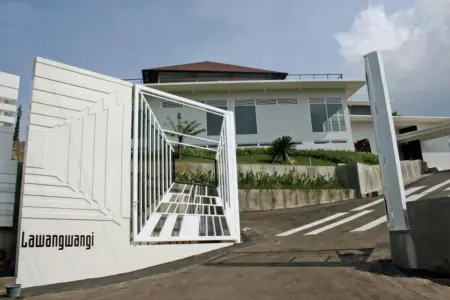 Bangunan Lawangwangi Creative Space, galeri seni kontemporer di kawasan Dago Atas, Bandung. (Sumber: Pinterest)