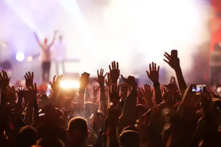 Dari Kamar ke Panggung: Musik sebagai Ekspresi Anak Muda Dari Kamar ke Panggung: Musik sebagai Ekspresi Anak Muda
