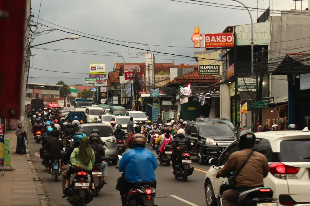 Kemacetan di Jalan Cibiru Bandung (Rafsanjani/Koranmandala)