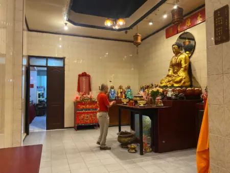 Imlek Vihara Dharma Ramsi 2577 Tahun Kuda Api Dirayakan Khidmat di Bandung
