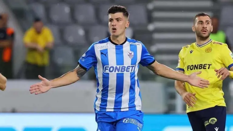 Sergio Castel Resmi Berseragam Persib Bandung