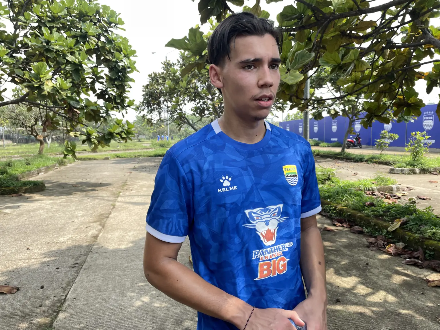 Dion Markx Mulai Jatuh Cinta pada Bandung: Dari Adaptasi Sulit hingga Temukan Spot Ngopi Favorit